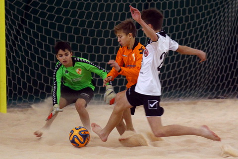 турнирную же таблицу единолично возглавило "Автово"...