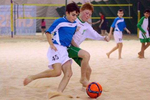 все фавориты одержали уверенные победы, дружно "отгрузив" в ворота соперников по десять мячей...