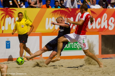 По завершении первого круга выделилась первая четверка команд…